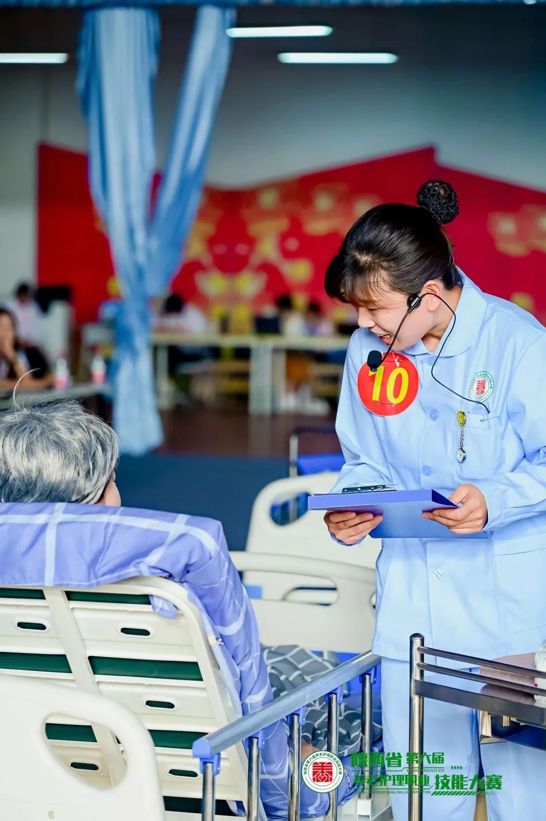 頤悅養(yǎng)老公司的李露露，你是好樣的！