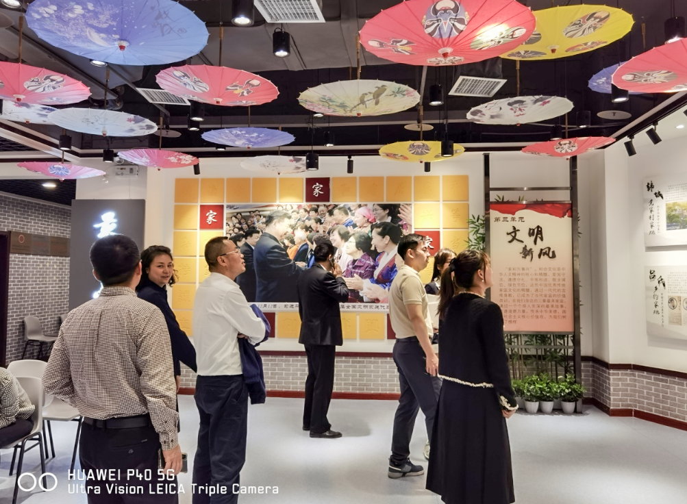 公司固定收益部黨支部、投行業(yè)務(wù)部黨支部、綜合事務(wù)部與金融（產(chǎn)業(yè)）基地保障黨支部開(kāi)展聯(lián)合黨日活動(dòng)